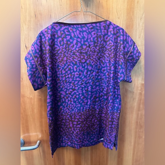 Marc by Marc Jacobs Animal Print Silk Short Sleeve XS Top - Picture 3 of 5